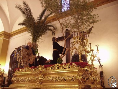 Misterio de la Oracin en el Huerto, como dato curioso sobre el paso hay una palmera y un olivo 