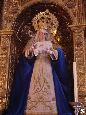 La hermandad procesiona durante la tarde del Viernes Santo desde 1997, hasta ese ao procesionaba en la maana de dicha jornada. 