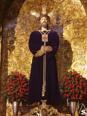 El Cautivo de cija es venerado en un retablo situado en la nave del evangelio junto a la puerta del claustro 