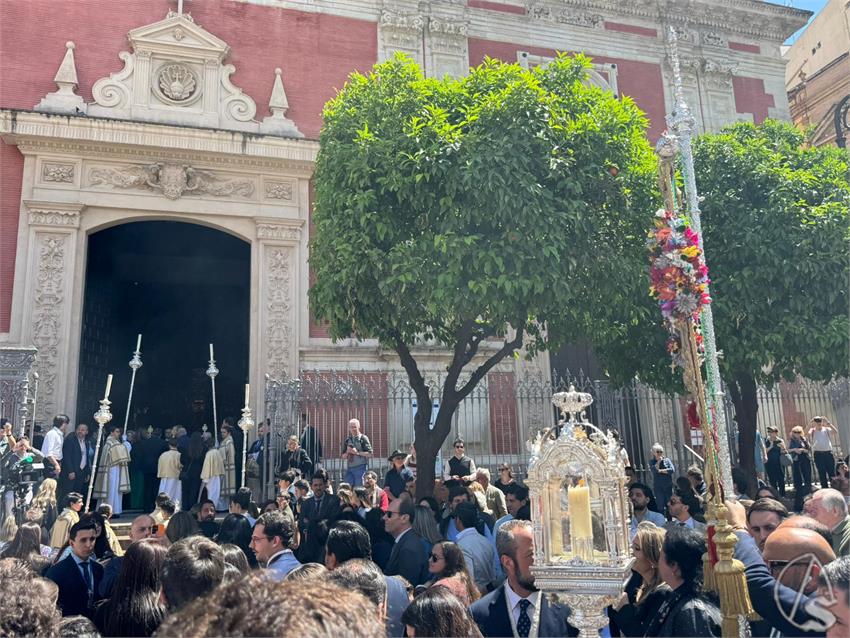 Pepelu_Traslado_Simpecado_Sevilla_Sur_a_El_Salvador_2026_09