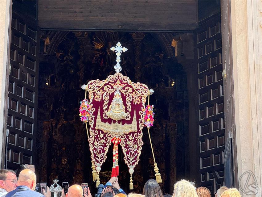 Pepelu_Traslado_Simpecado_Sevilla_Sur_a_El_Salvador_2026_21