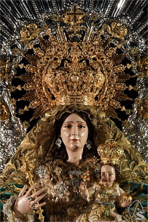 Piedad_Coronada._Albaida_del_Aljarafe__466___Copiar_.JPG