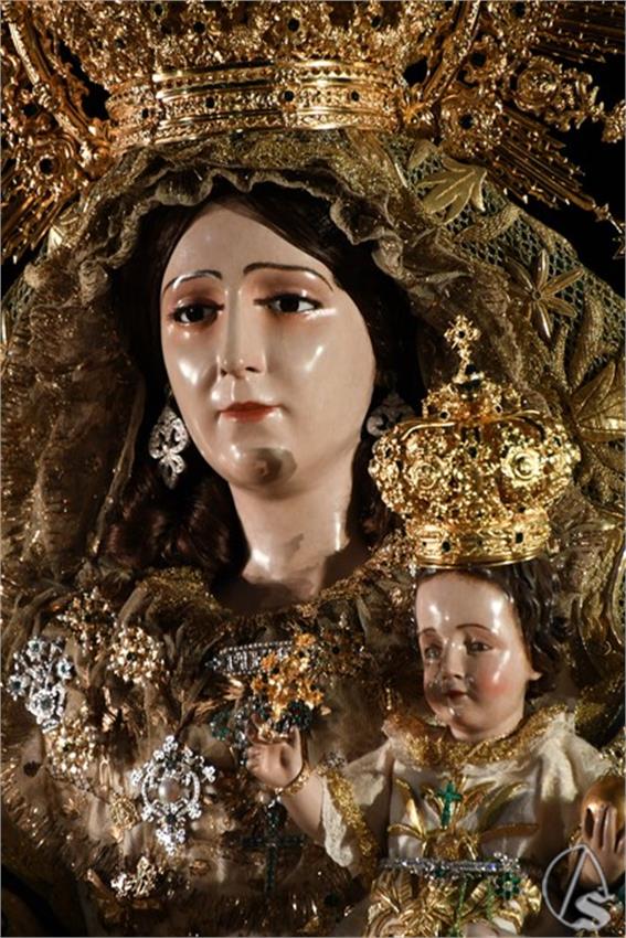 Piedad_Coronada._Albaida_del_Aljarafe__467___Copiar_.JPG