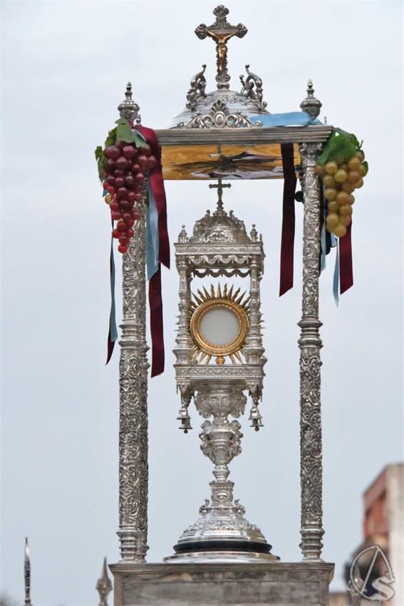 Procesion_del_Corpus_de_la_Parroquia_de_la_Oliva_Dos_Hermanas_Luis_m_Fernandez_210625__9__1.JPG