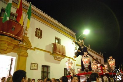 El Alcalde Perpetuo de la localidad a su paso por el ayuntamiento