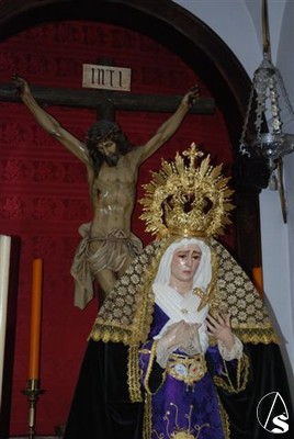 Al incorporarse la imagen del Nazareno al cortejo procesional dej de procesionar el crucificado que pas a salir el Viernes de Dolores en Va Crucis 