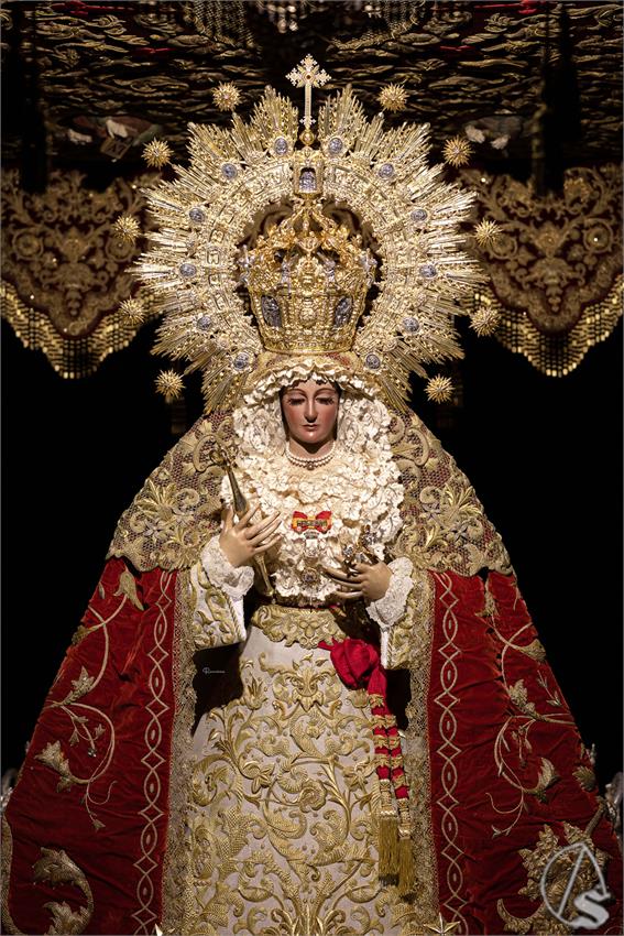 Soledad_de_Castilleja_en_su_paso_de_palio_FOTO_Angela_Ramirez