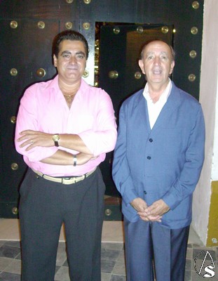  Jos Muoz junto al Consul de Costa de Marfil