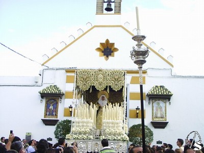 Procesin extraordinaria de la Virgen del Amparo desde la capilla de San Sebastin 