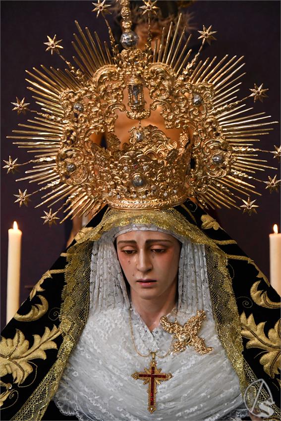 Virgen_Amparo_y_Esperanza_Dos_Hermanas_Luis_M_Fernandez_101124__2_.JPG