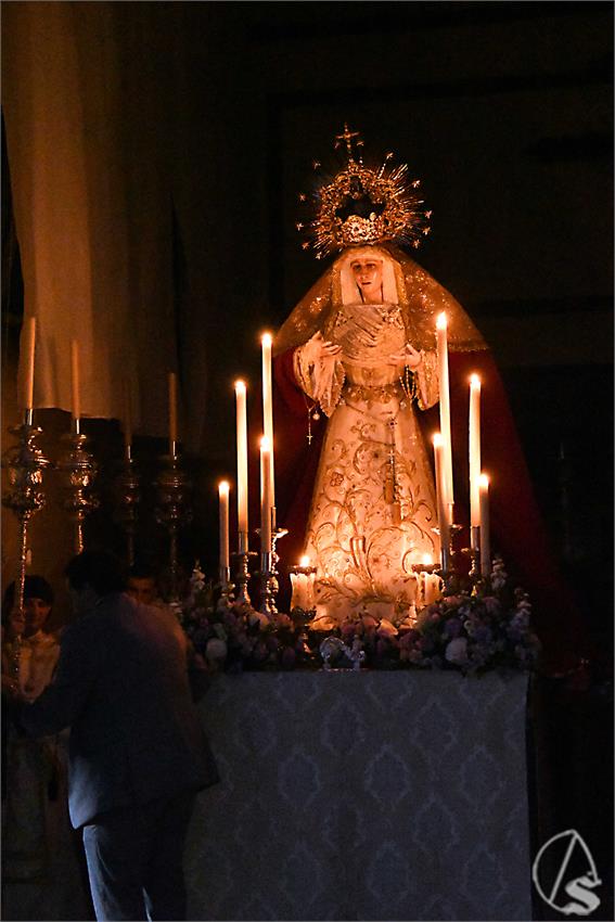 Virgen_Amparo_y_Esperanza_Dos_Hermanas_Luis_M_Fernandez_251025__4_.JPG