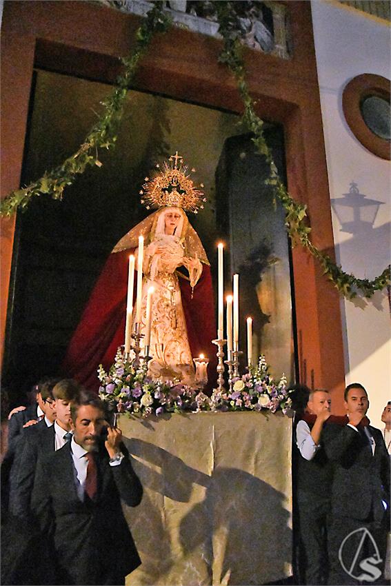 Virgen_Amparo_y_Esperanza_Dos_Hermanas_Luis_M_Fernandez_251025__6_.JPG