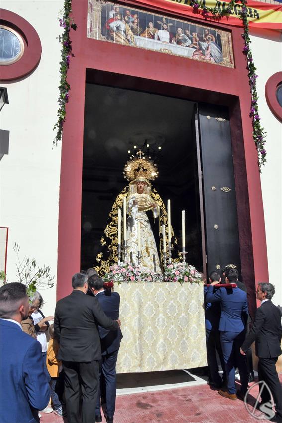 Virgen_Amparo_y_Esperanza_Dos_Hermanas_Luis_m_Fernandez_271024__19_.JPG