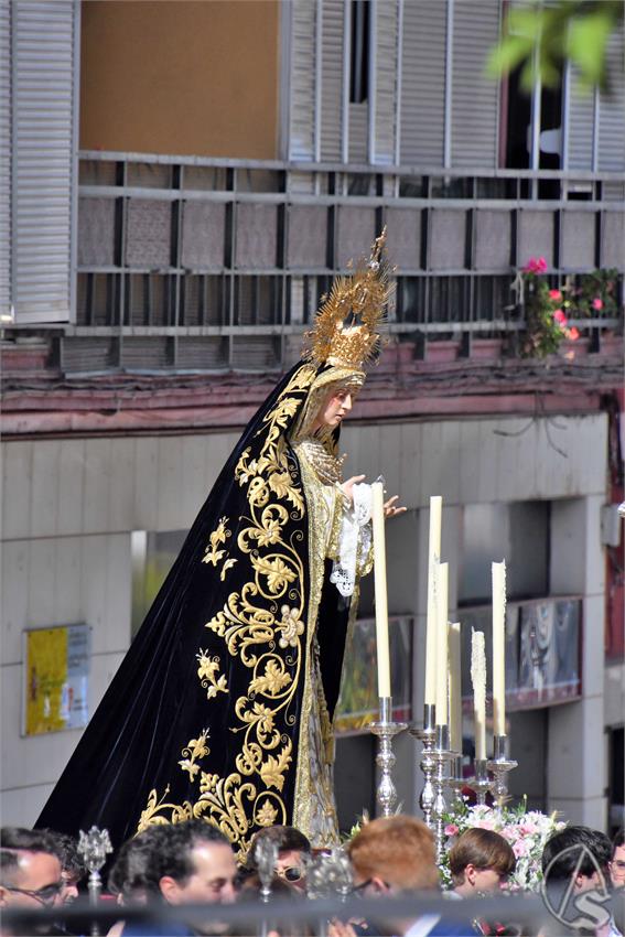 Virgen_Amparo_y_Esperanza_Dos_Hermanas_Luis_m_Fernandez_271024__1_.JPG