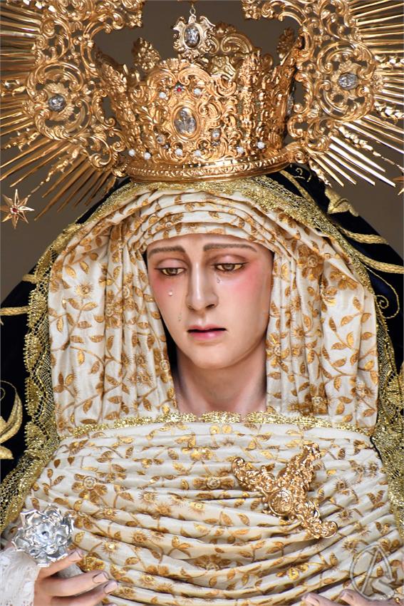 Virgen_Amparo_y_Esperanza_Dos_Hermanas_Luis_m_Fernandez_271024__20_.JPG
