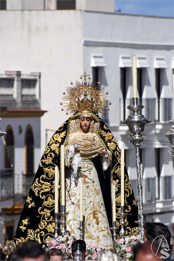 Virgen_Amparo_y_Esperanza_Dos_Hermanas_Luis_m_Fernandez_271024__2_.JPG