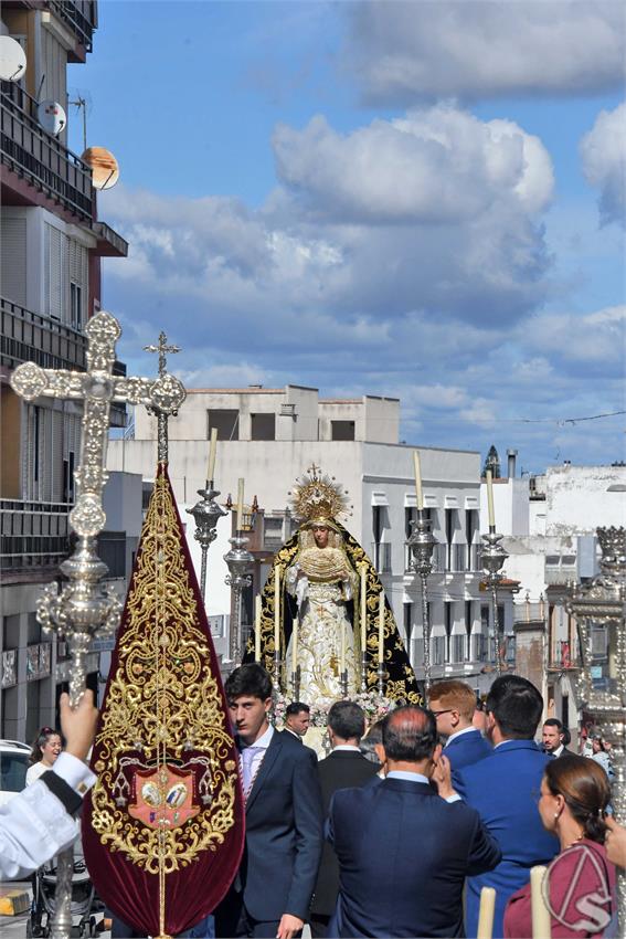 Virgen_Amparo_y_Esperanza_Dos_Hermanas_Luis_m_Fernandez_271024__3_.JPG