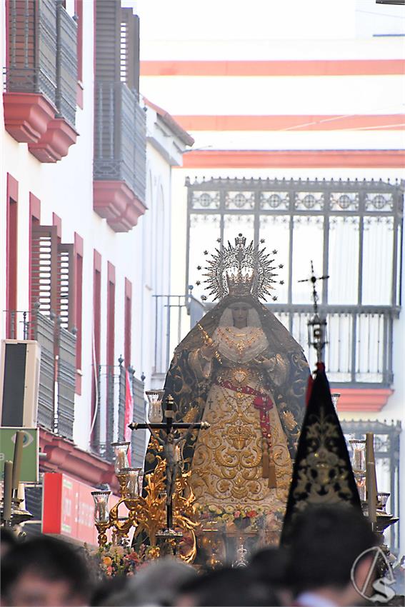 Virgen_Esperanza_Dos_Hermanas_Luis_M_Fernandez_111025__2_.JPG