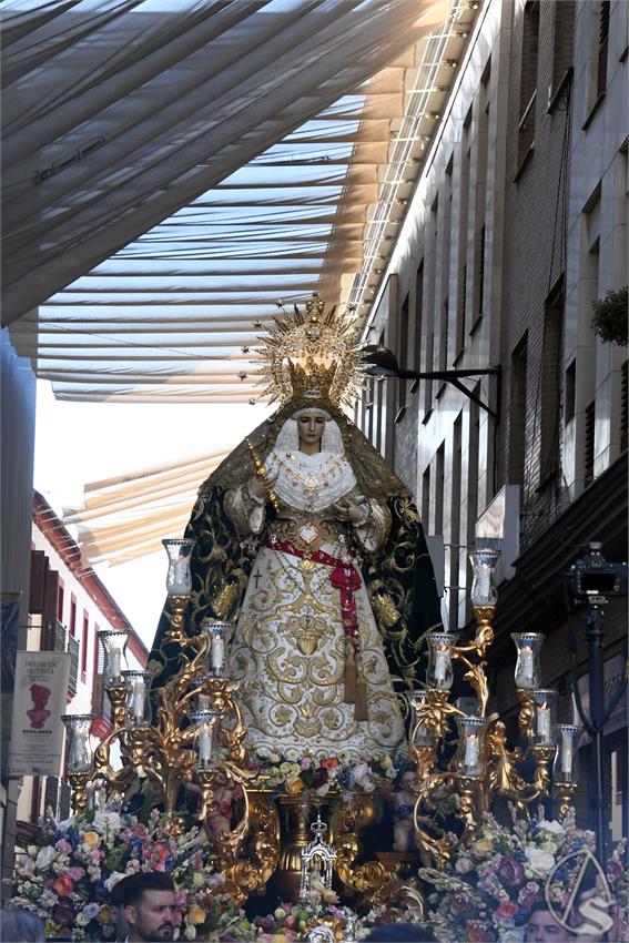 Virgen_Esperanza_Dos_Hermanas_Luis_M_Fernandez_111025__3_.JPG