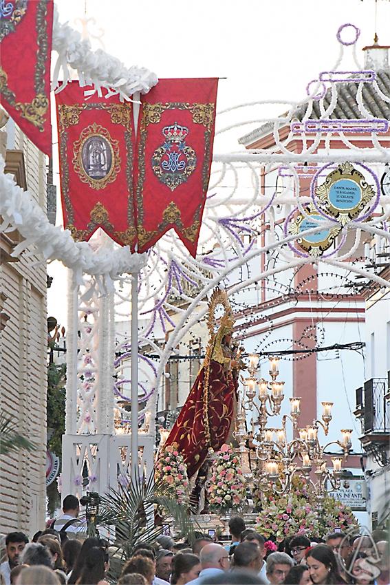 Virgen_Nieves_Benacazon_Luis_M_Fernandez_060826_2.JPG