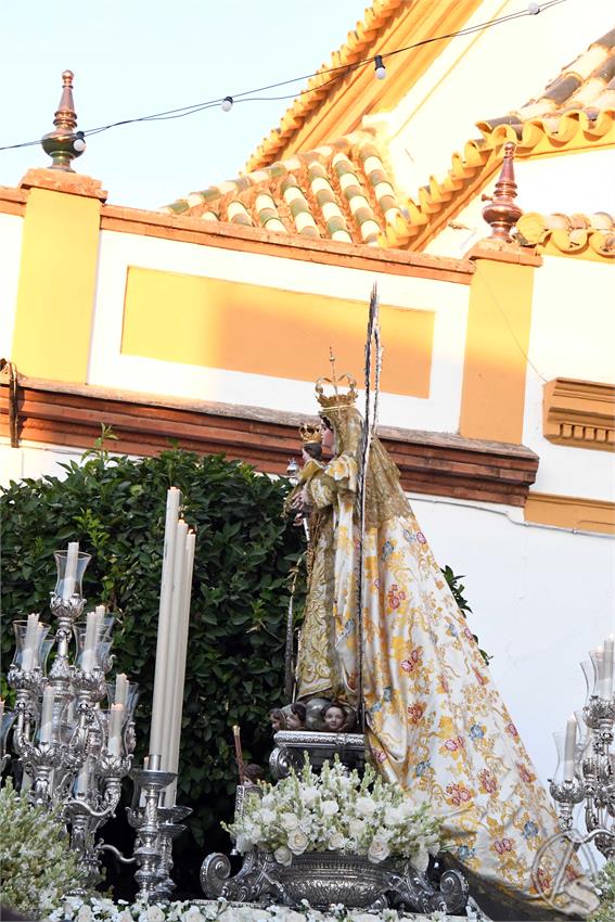 Virgen_Nieves_Los_Palacios_y_Villafranca_Luis_M_Fernandez_050826_6.JPG