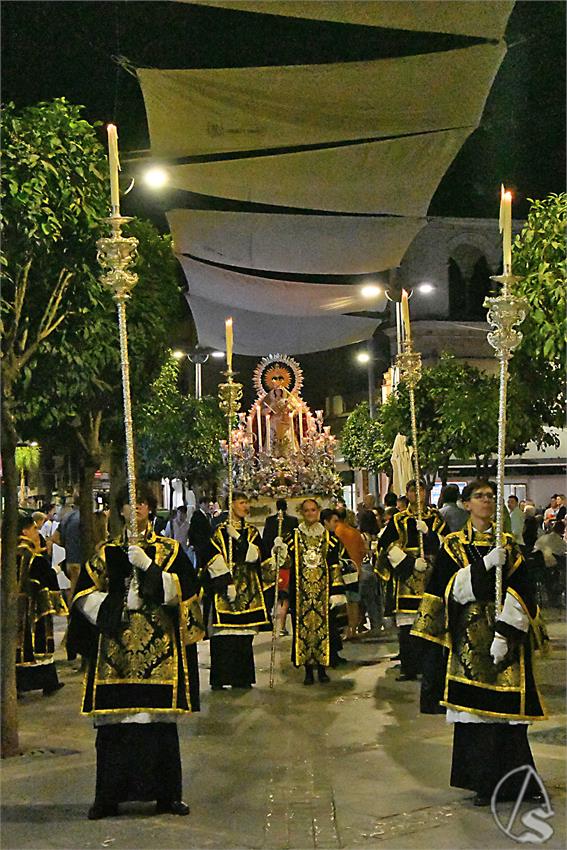 Virgen_Rosario_de_Dos_Hermanas_Luis_M_Fernandez_041025__5_.JPG