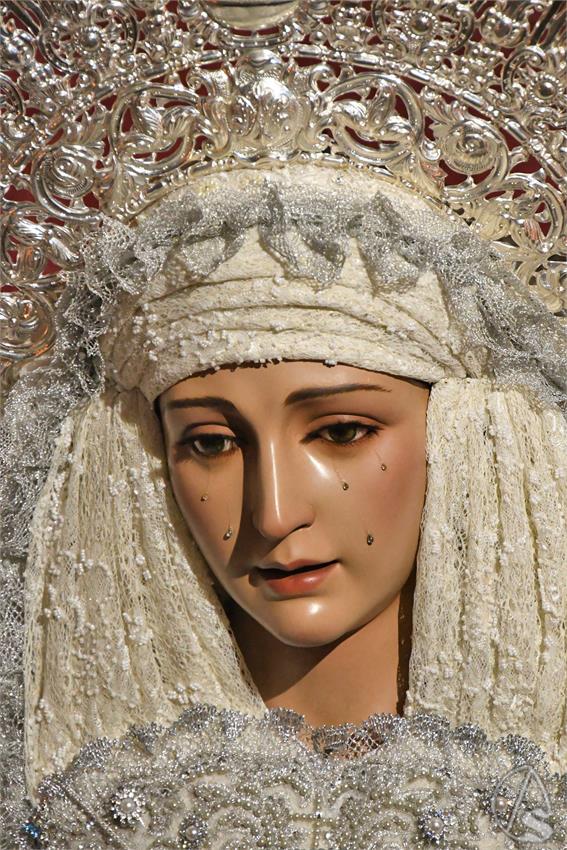 Virgen_de_la_Paz_Dos_Hermanas_Luis_M_Fernandez__3_.JPG