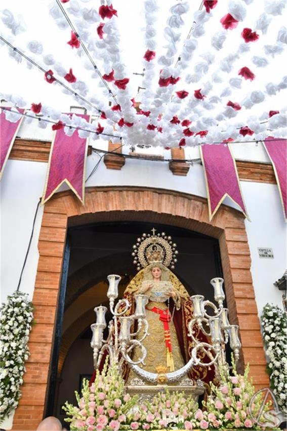 Virgen_de_la_Piedad._Sanlucar_la_Mayor_18_Copiar.JPG