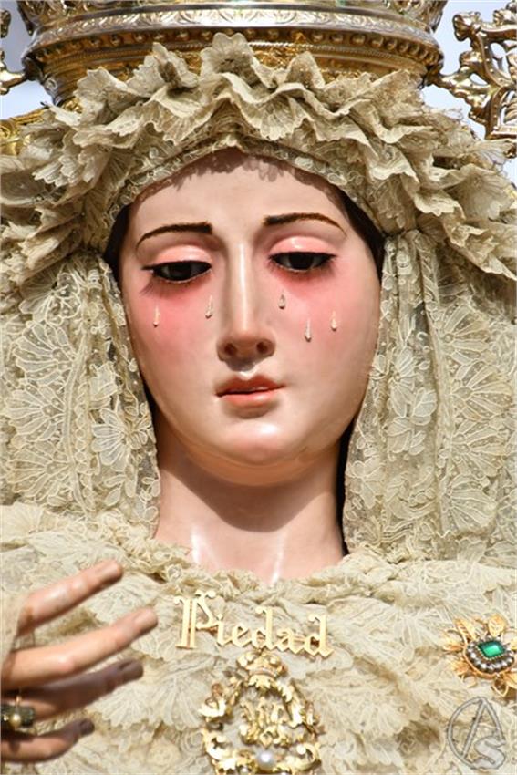 Virgen_de_la_Piedad._Sanlucar_la_Mayor_216_Copiar.JPG