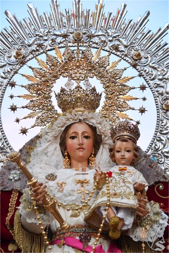 Virgen_del_Rosario._2026._Lantejuela_4_Copiar.JPG