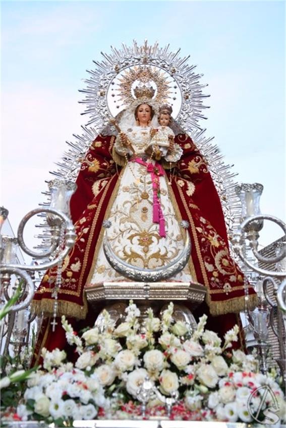 Virgen_del_Rosario._2026._Lantejuela_6_Copiar.JPG