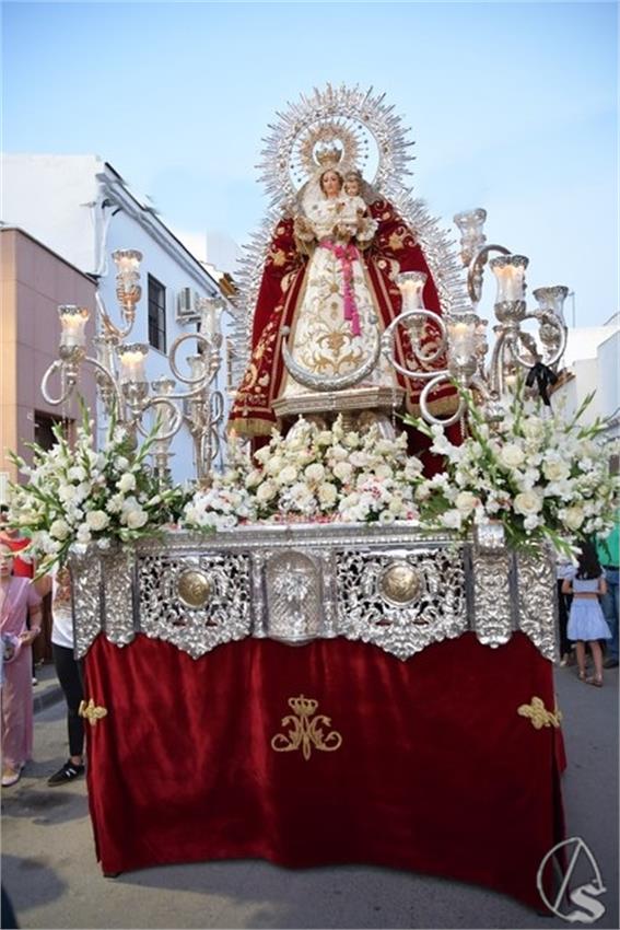 Virgen_del_Rosario._2026._Lantejuela_71_Copiar.JPG