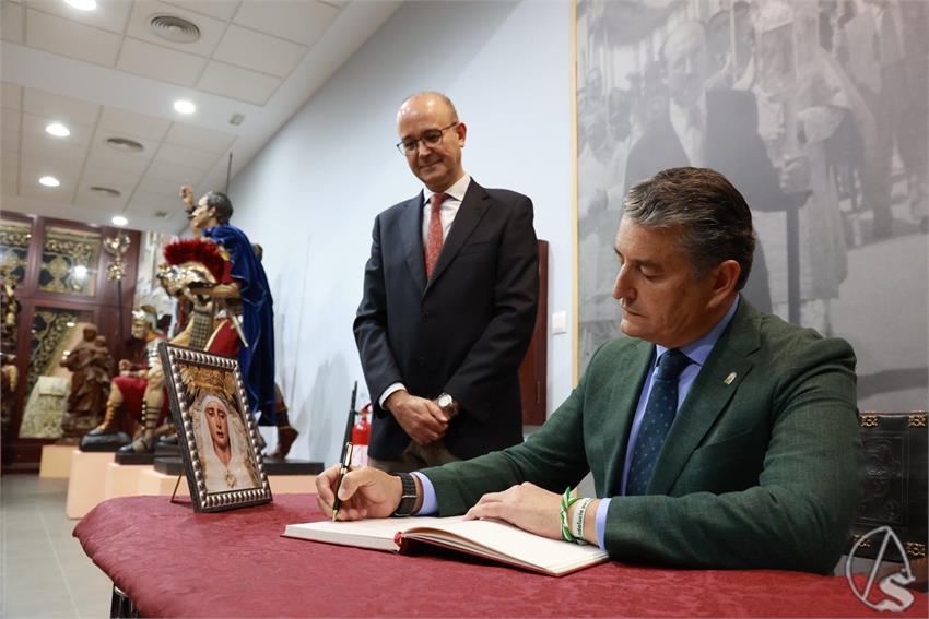 Visita_Sr_Consejero_de_la_Presidencia_Hdad_Ntra_Sra_de_los_Dolores__5_