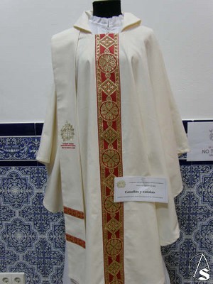 Casullas que llevaran los sacerdotes asistentes al Pontifical