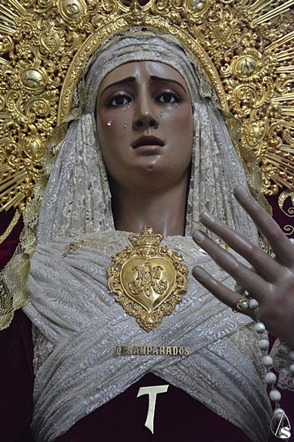 Desamparados Alcosa besamanos