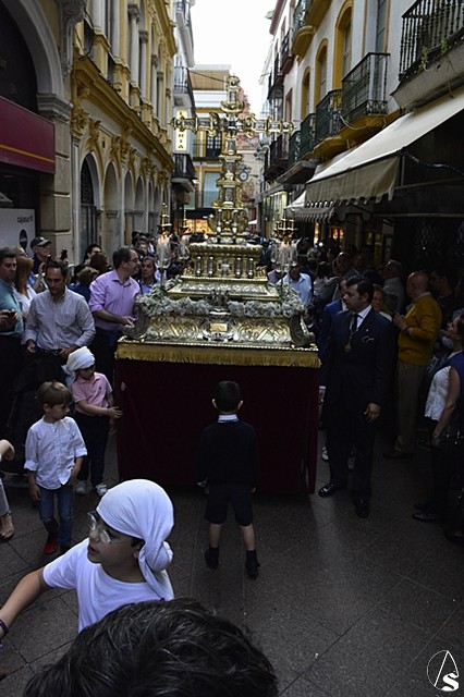cruz mayo rocio de sevilla