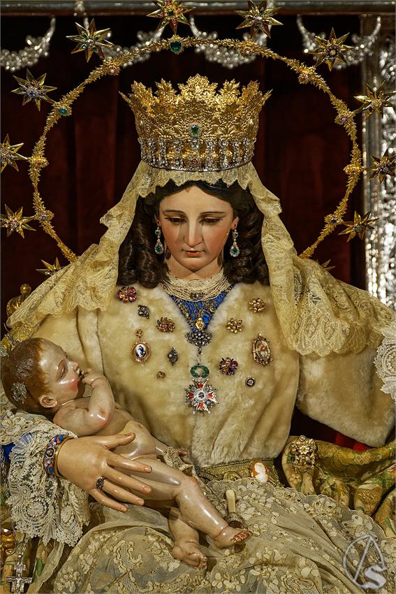 pastora capuchinos