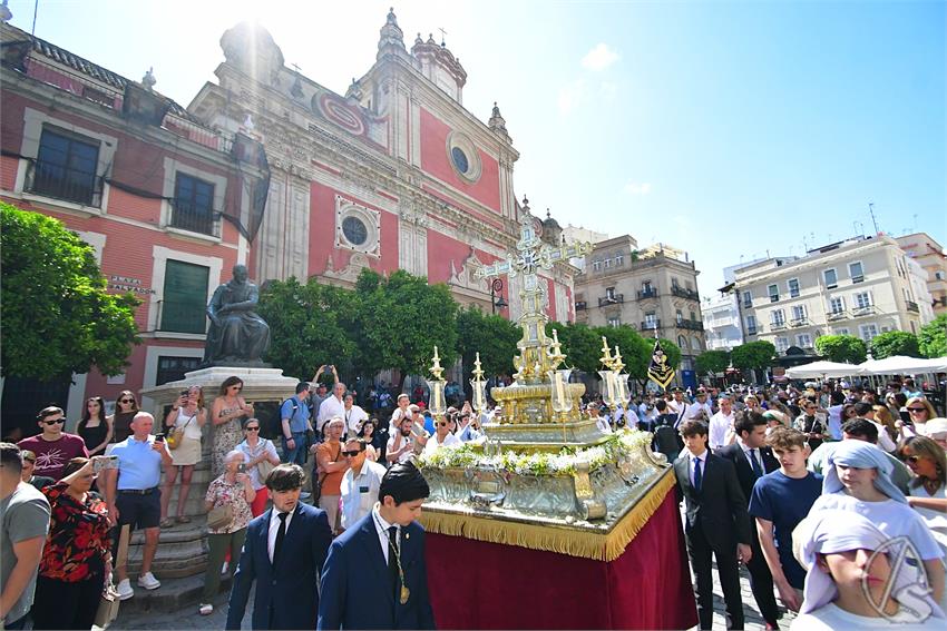 fjmontiel_Cruz_Mayo_Rocio_Sevilla_2025_DSC_9713.JPG