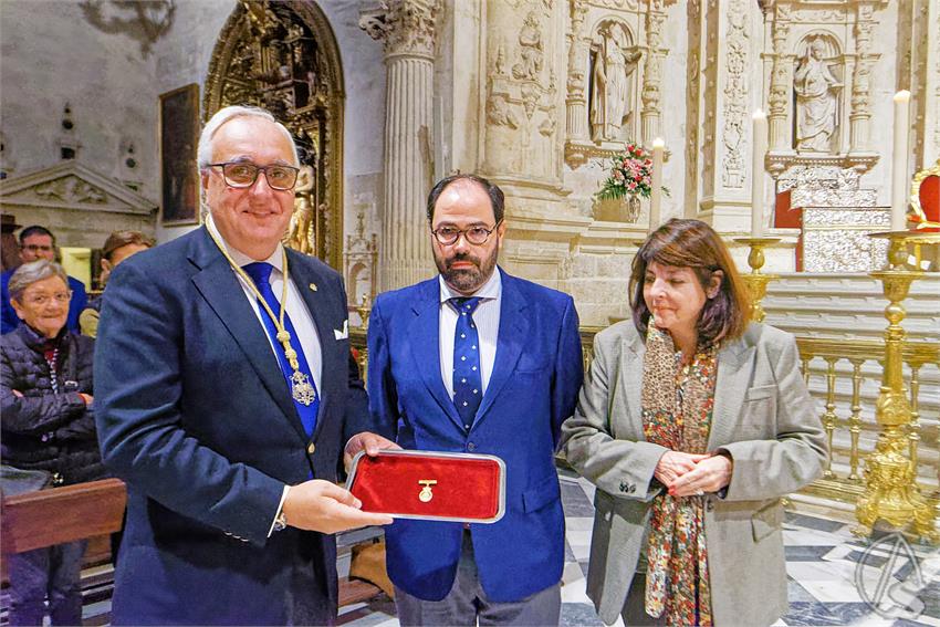 fjmontiel_Entrega_Medalla_V_Reyes_a_la_Hdad_Resurreccion_2024_DSC_6040_DxO