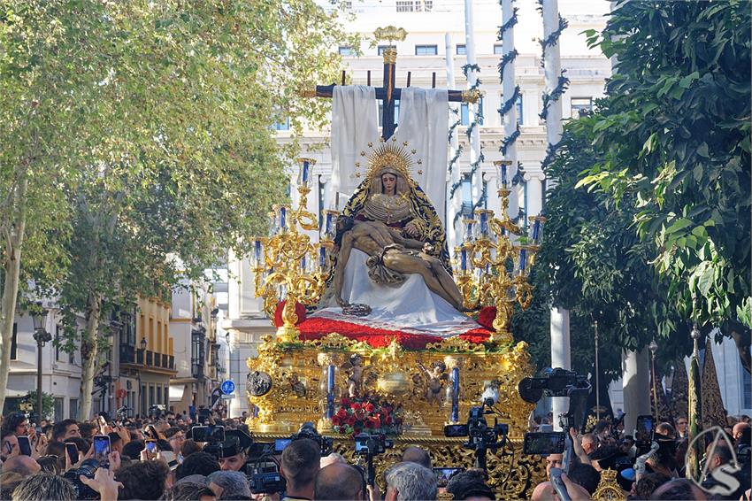 fjmontiel_Procesion_Triunfal_Coronacion_Piedad_Baratillo_2024_DSC_1024_DxO