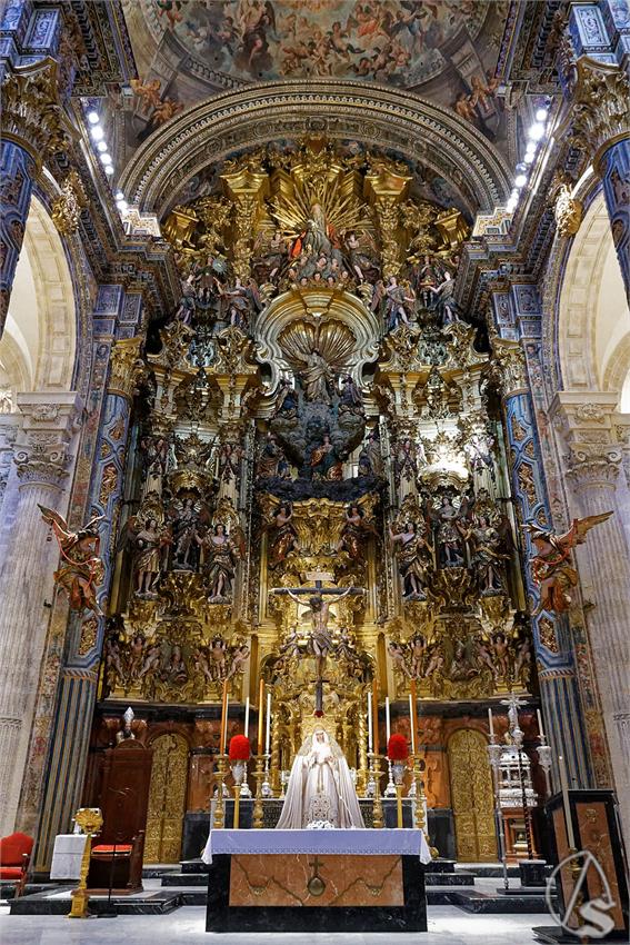 fjmontiel_Titulares_Amor_en_Altar_Mayor_por_obras_2025_DSC_2404_DxO