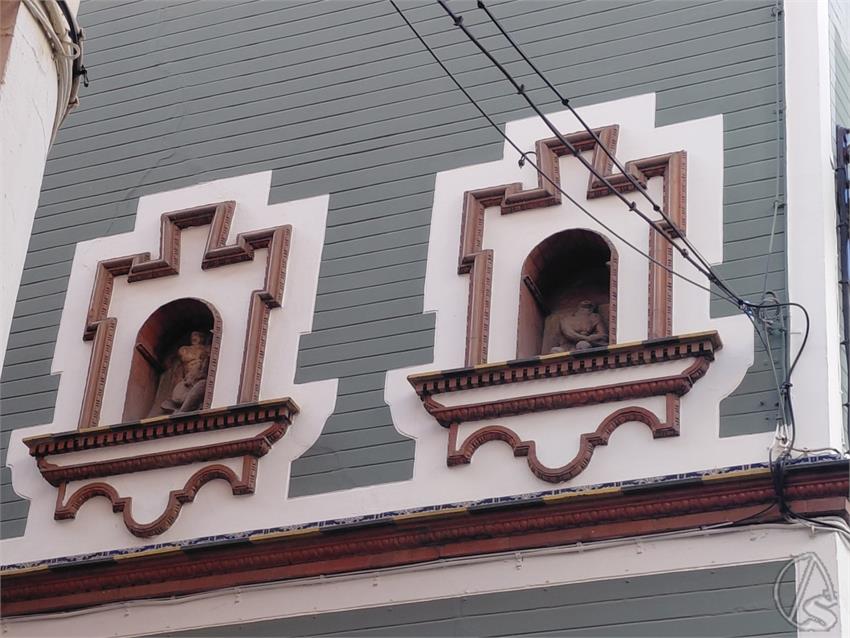 image001_22