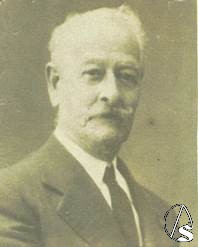 D. José Ordóñez Rodríguez, afamado escultor, catedrático de Bellas Artes y Concejal de Sevilla. Autor de Ntra. Sra. del Carmen de San Gil.