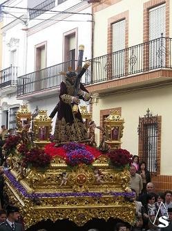 La hermandad de Nuestro Padre Jess Nazareno realiza Estacin de Penitencia en la madrugada del Viernes Santo 