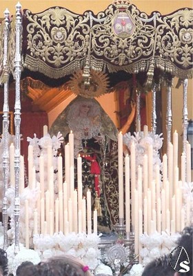 Nuestra Señora de los Dolores en su paso de palio en Semana Santa 